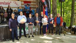 IMG-d366485eb59fd724efd9e2eac8c41e1d-V