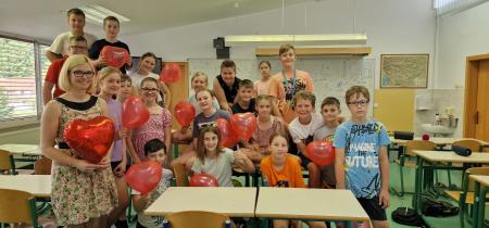 Irena Dular s svojim 6.b, foto Lapego