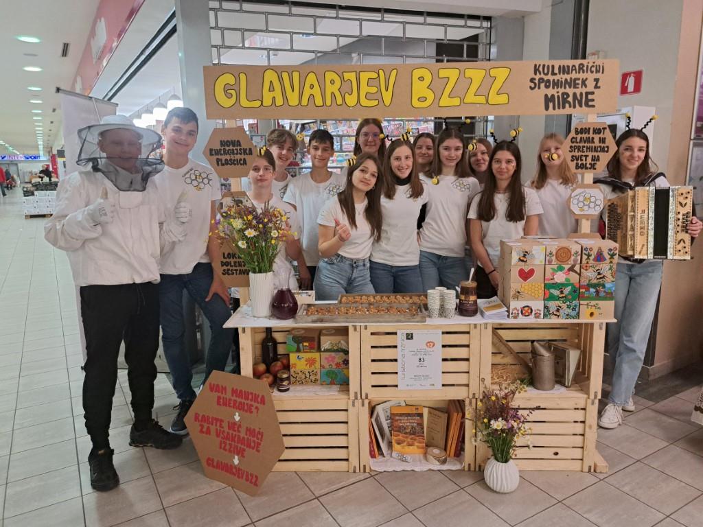 Stojnica za predstavitev v Domzalah