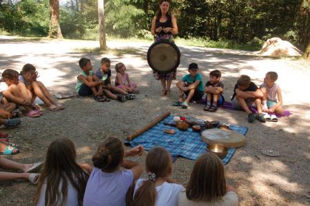 Gozdni tabor na Debencu, foto Zavod GOZDNICE