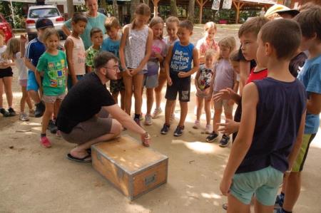 Gozdni tabor na Debencu, foto Zavod GOZDNICE