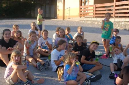 Gozdni tabor na Debencu, foto Zavod GOZDNICE