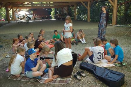 Gozdni tabor na Debencu, foto Zavod GOZDNICE