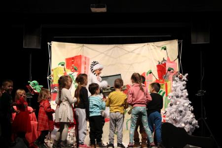 Obisk dedka Mraza na Mirni, foto JSKD OI Trebnje